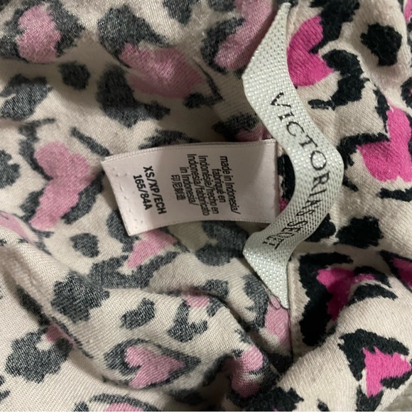 Victoria’s secret pjs- top and bottoms xs - Picture 3 of 4